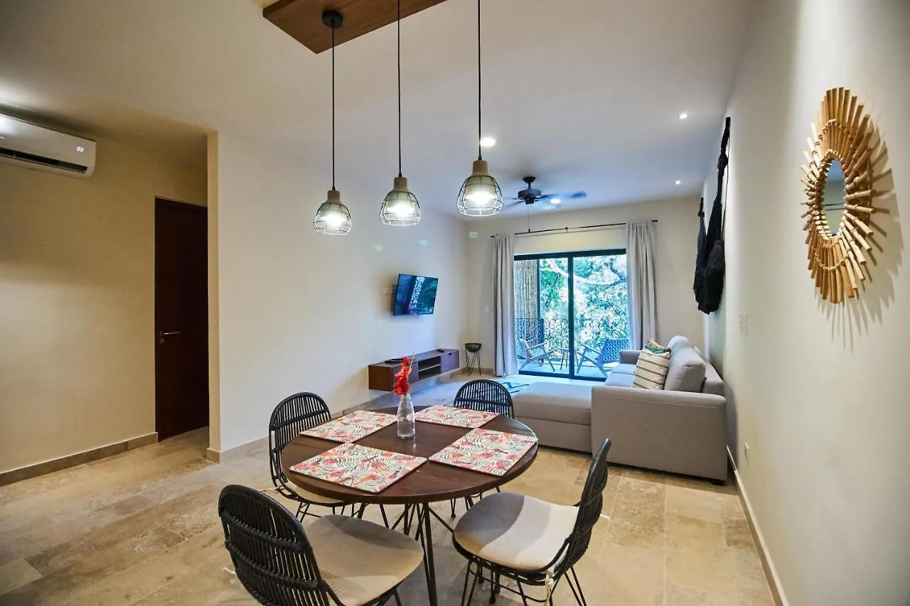Premium Condo With Private Terrace And Pool View Apartment