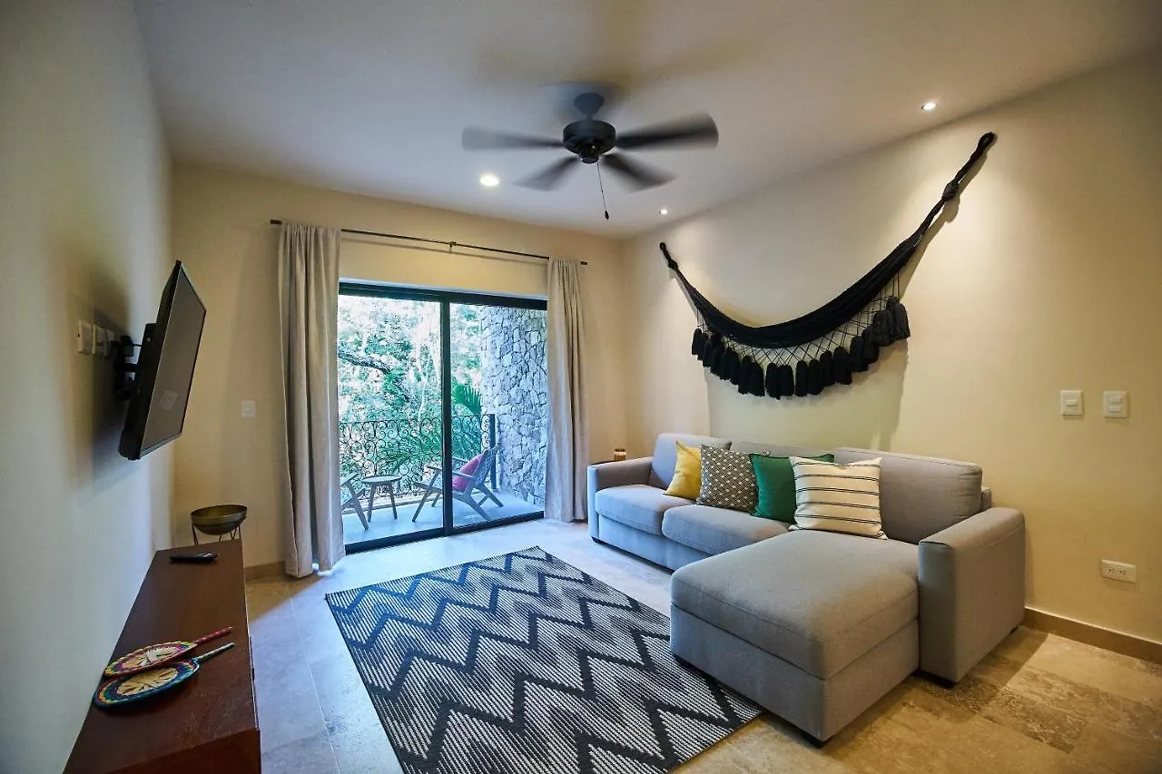 Premium Condo With Private Terrace And Pool View Apartment