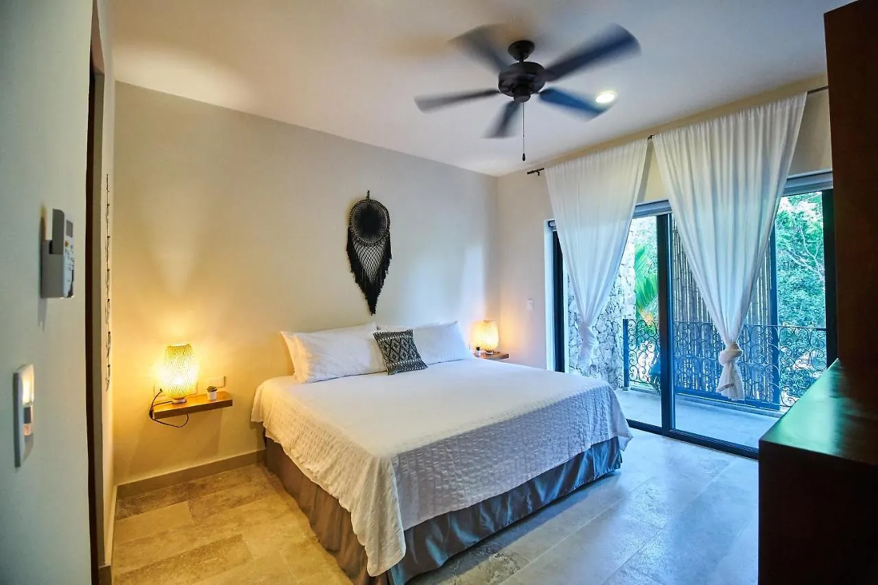 Apartment Premium Condo With Private Terrace And Pool View
