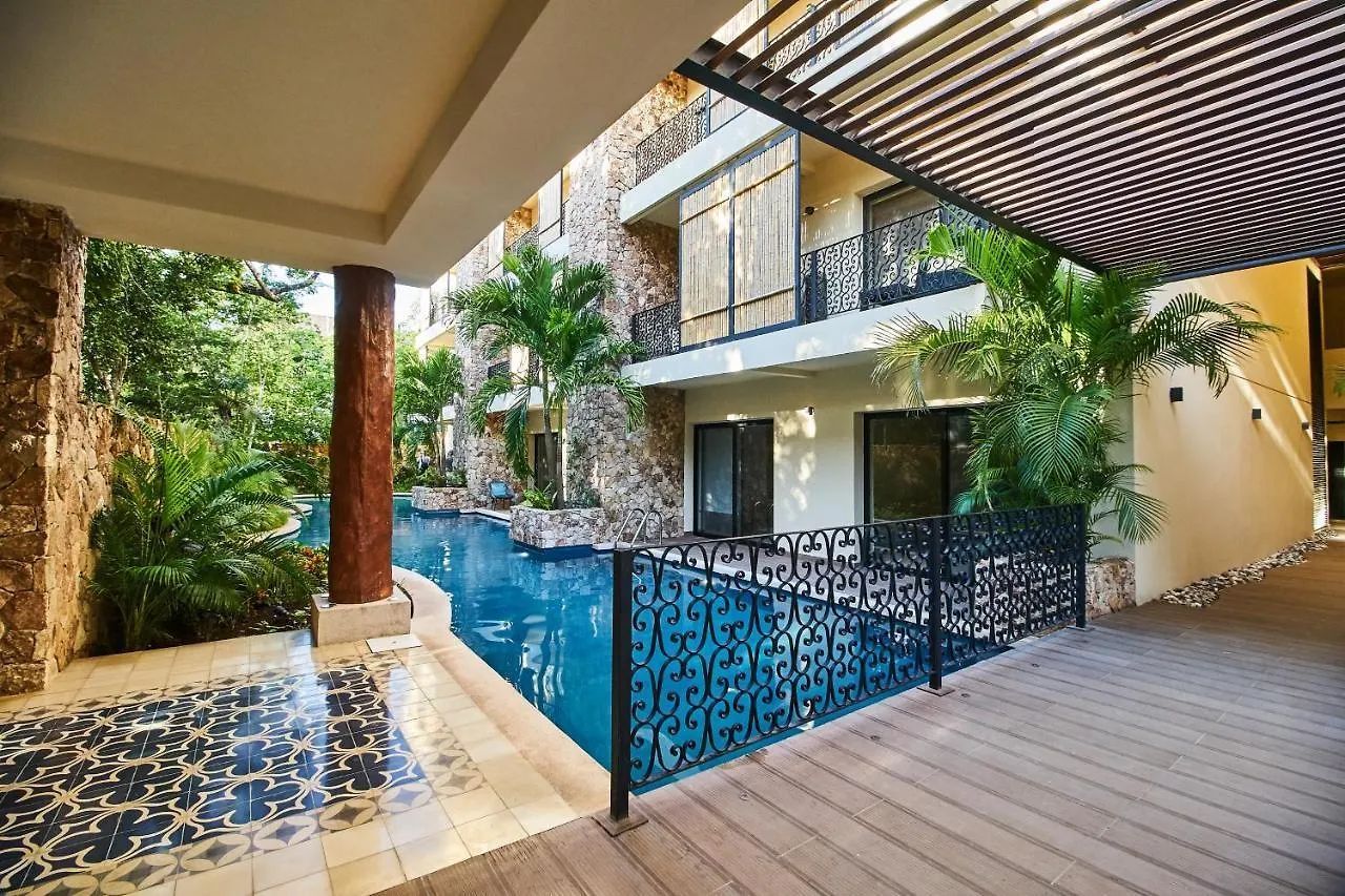 Premium Condo With Private Terrace And Pool View Τουλούμ